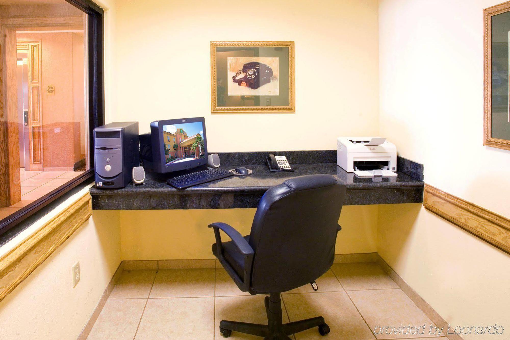 Holiday Inn Express Hotel & Suites Rio Grande City, An Ihg Hotel Udogodnienia zdjęcie