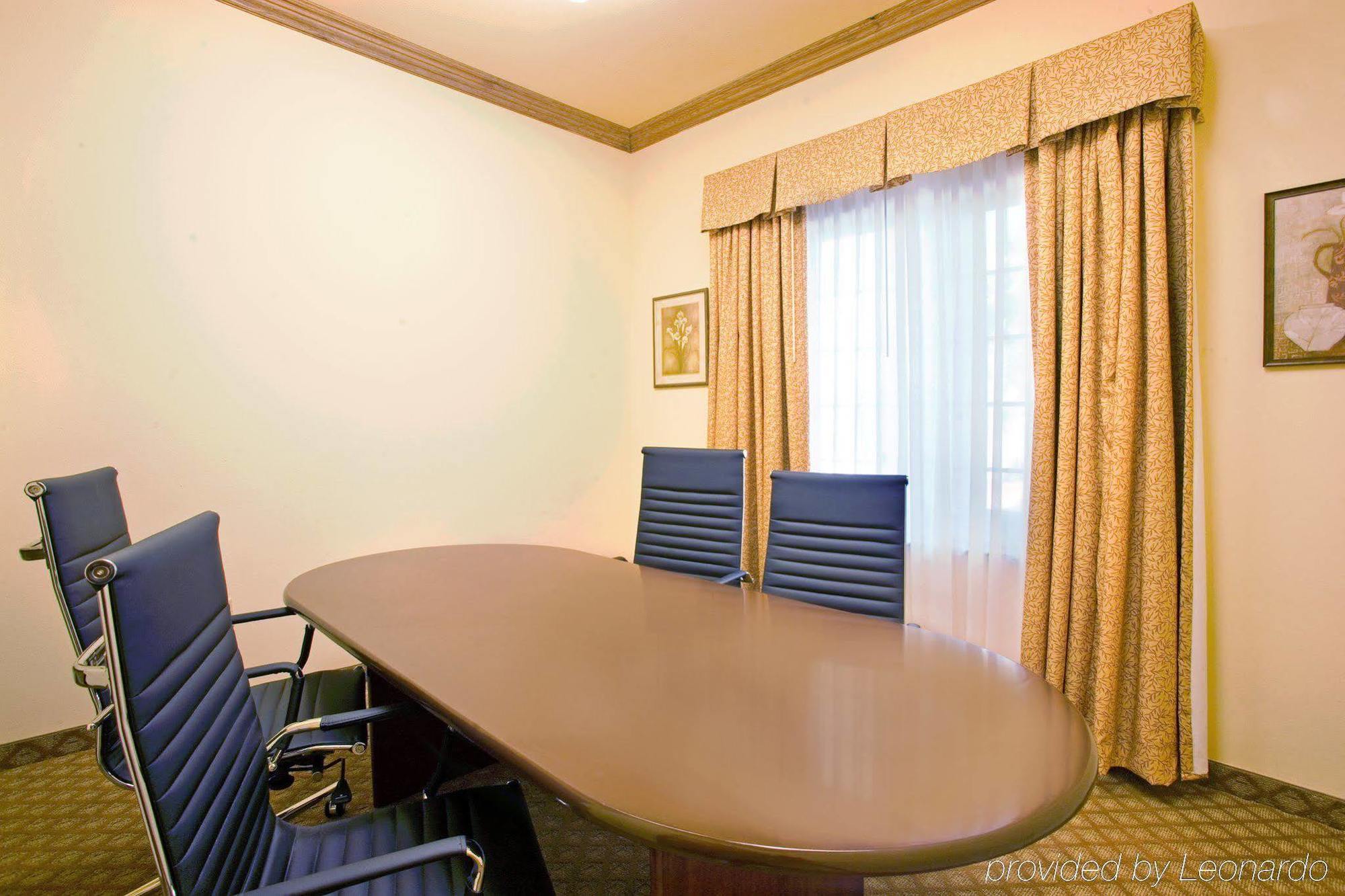 Holiday Inn Express Hotel & Suites Rio Grande City, An Ihg Hotel Udogodnienia zdjęcie